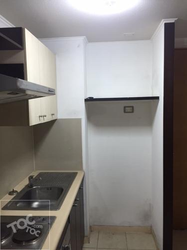 Arriendo departamento, un dormitorio, un baño.