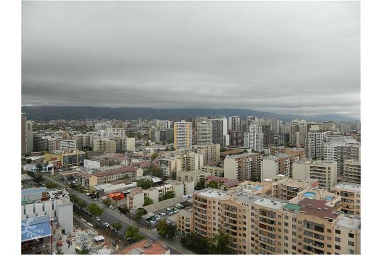 LIRA 140 / SANTIAGO CENTRO / METRO SANTA LUCIA / Tipo Estudio
