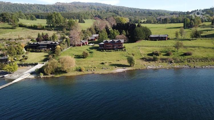 A tres minutos del Pueblo de Riñihue