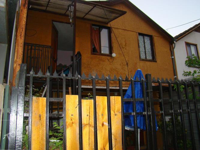 Casa con departamento interior en Maipu