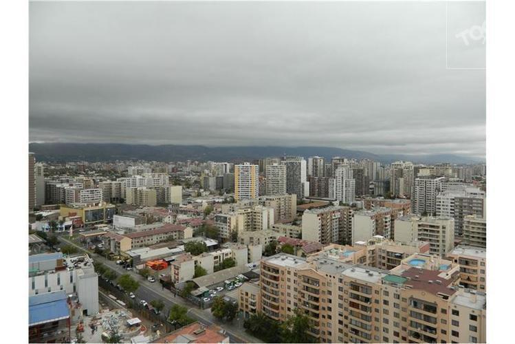 LIRA 140 / SANTIAGO CENTRO / METRO SANTA LUCIA / Tipo Estudio