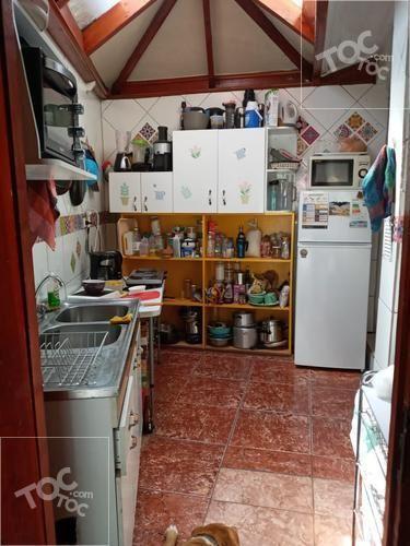 Unimarc Manquehue Sur, Latadia