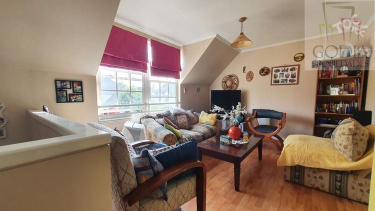 ¡EXCELENTE casa en condominio cerrado!