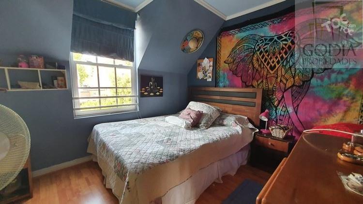 ¡EXCELENTE casa en condominio cerrado!