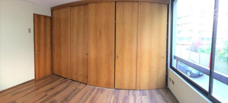 Luminoso departamento baños y cocina remodelados ,1estacionamiento ,sin bodega