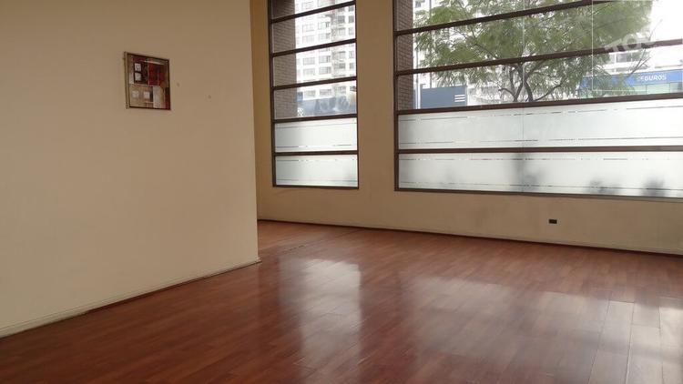 Se Arrienda Departamento estilo mariposa en Av. Irarrazaval, comuna de Ñuñoa