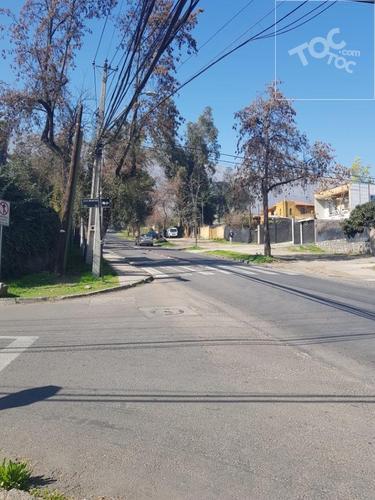 Casa con gran terreno en Alcalde Fernando Castillo Velasco/Julia Bernstein