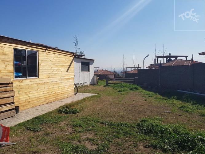Casa con gran terreno en Alcalde Fernando Castillo Velasco/Julia Bernstein