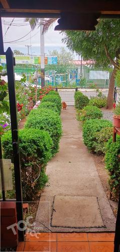 EN VENTA ACOGEDORA Y AMPLIA CASA EN VILLA HUMBERTO DIAZ, PUENTE ALTO EN EXCELENTES CONDICIONES