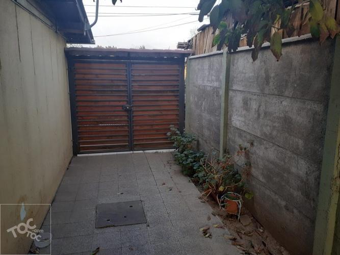 Casa en pasaje cerrado Blenda. Conchalí.