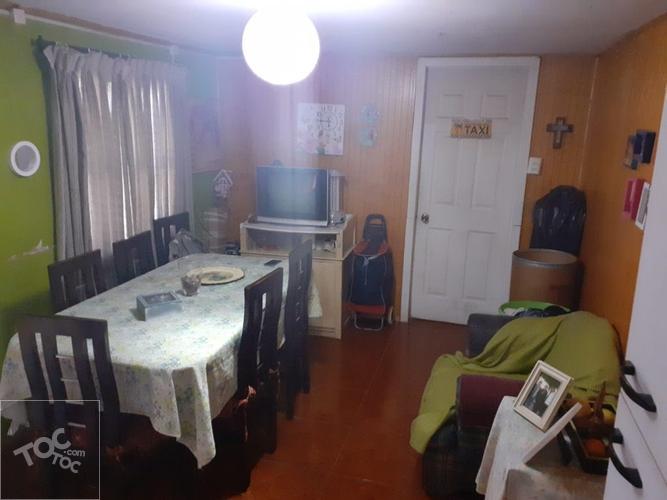 Casa en pasaje cerrado Blenda. Conchalí.