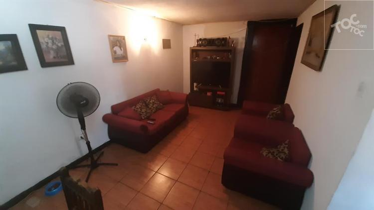 Casa esquina en Tupungato. Metro Vivaceta. Conchalí