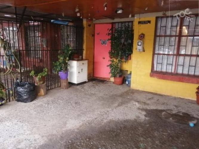 Casa acogedora en pasaje carahue puente alto.