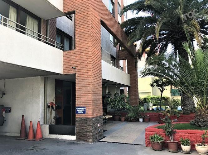 Venta Departamento 2D + 2B + Bod. + 2 Est. Metro San Miguel.