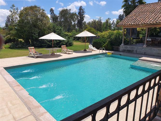 SE VENDE CASA DE LUJO, OPORTUNIDAD, POR APURO, SEMI AMOBLADA, CLUB DE GOLF LAS PALMAS