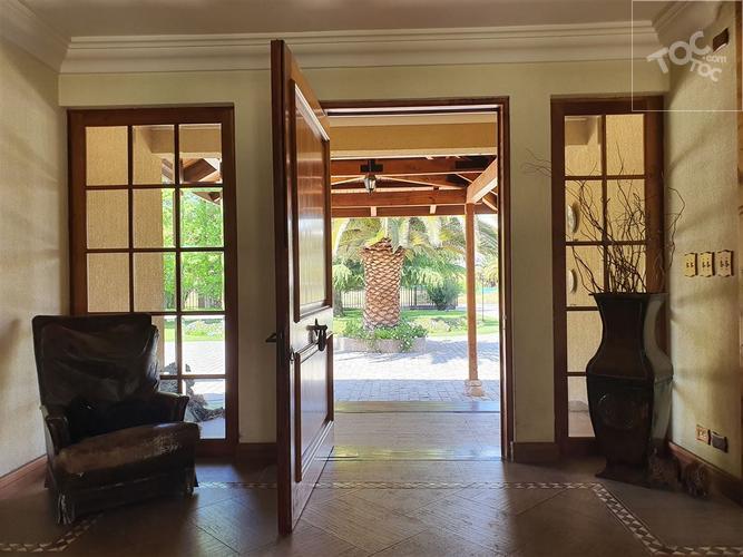 SE VENDE CASA DE LUJO, OPORTUNIDAD, POR APURO, SEMI AMOBLADA, CLUB DE GOLF LAS PALMAS
