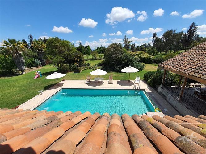 SE VENDE CASA DE LUJO, OPORTUNIDAD, POR APURO, SEMI AMOBLADA, CLUB DE GOLF LAS PALMAS