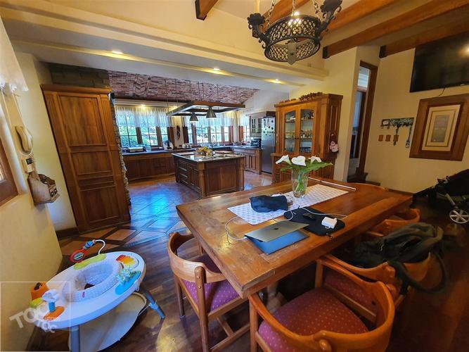 SE VENDE CASA DE LUJO, OPORTUNIDAD, POR APURO, SEMI AMOBLADA, CLUB DE GOLF LAS PALMAS