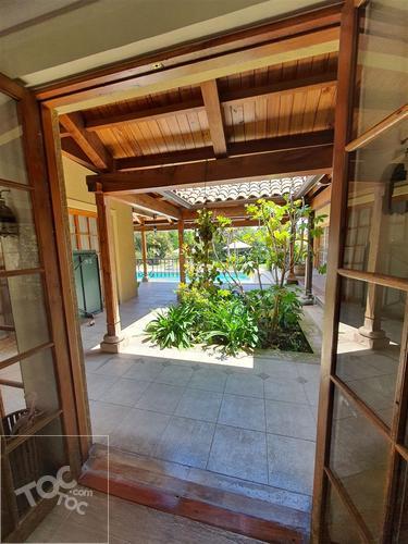 SE VENDE CASA DE LUJO, OPORTUNIDAD, POR APURO, SEMI AMOBLADA, CLUB DE GOLF LAS PALMAS