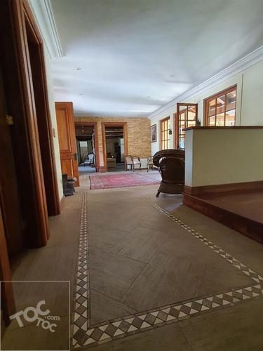 SE VENDE CASA DE LUJO, OPORTUNIDAD, POR APURO, SEMI AMOBLADA, CLUB DE GOLF LAS PALMAS