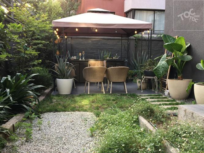 Se vende espectacular depto con patio interno