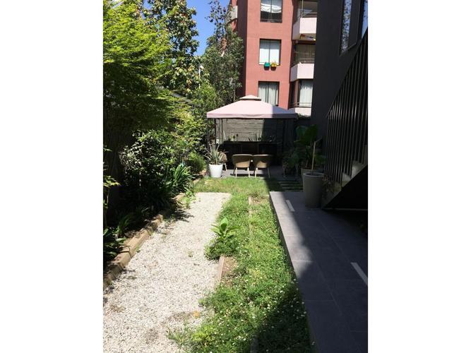 Se vende espectacular depto con patio interno
