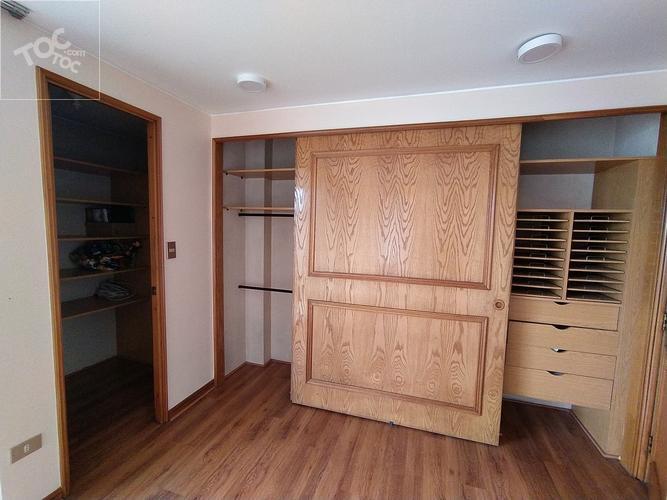 SE ARRIENDA AMPLIO DEPTO. 4D/4B + 2 ESTAC. – MANQUEHUE/COLON