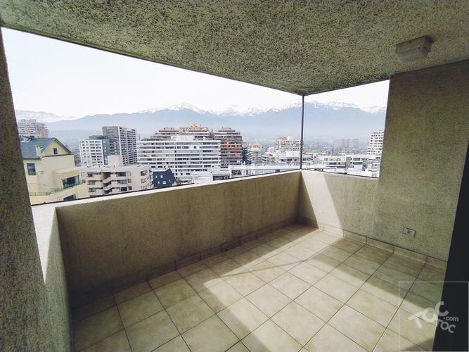 SE ARRIENDA AMPLIO DEPTO. 4D/4B + 2 ESTAC. – MANQUEHUE/COLON