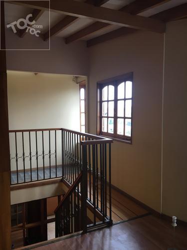 Amplia y Luminosa casa en excelente ubicación
