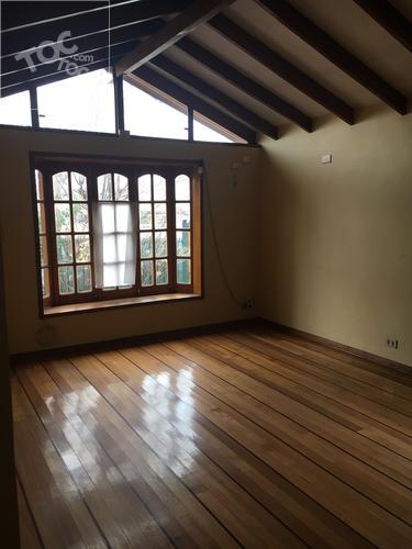 Amplia y Luminosa casa en excelente ubicación