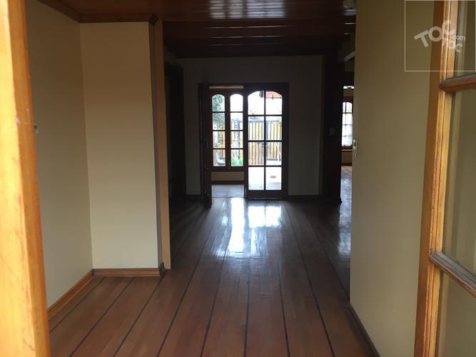 Amplia y Luminosa casa en excelente ubicación