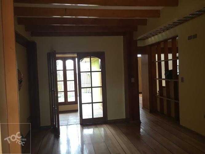 Amplia y Luminosa casa en excelente ubicación