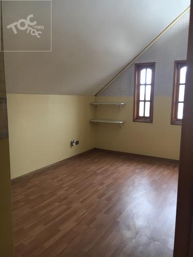 Amplia y Luminosa casa en excelente ubicación