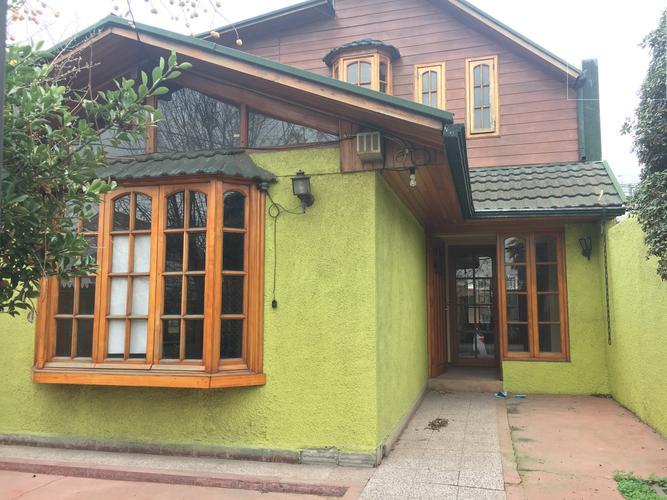 Amplia y Luminosa casa en excelente ubicación