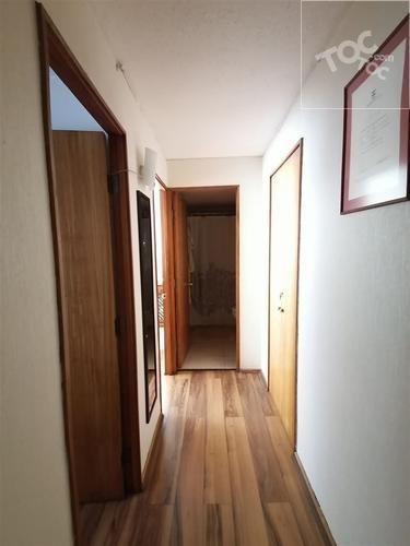 Departamento barrio tranquilo ,remodelados baños y cocina ,Impecable.