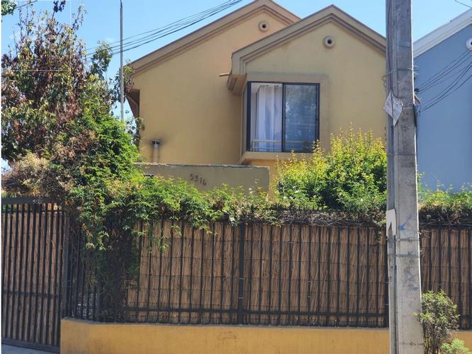 Vendo Casa Esquina en excelente sector, Condominio Nuevo Mundo, Maipú