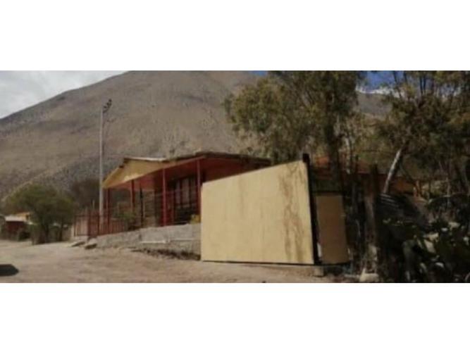 Casa en el Valle del Elqui, a pocos km de Vicuña, 4D 2B.