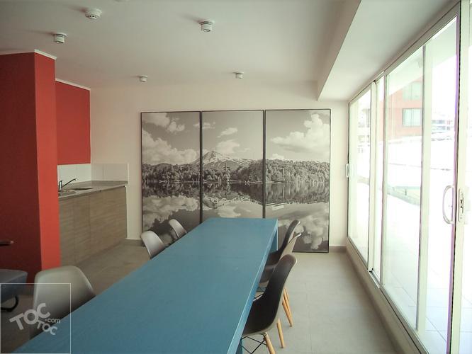 ARRIENDO METRO SANTA LUCIA / CARMEN / MARIN