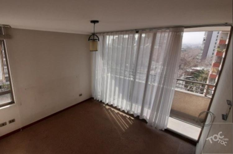 Se vende lindo departamento en Macul con calle Los Olmos