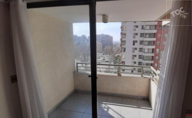 Se vende lindo departamento en Macul con calle Los Olmos