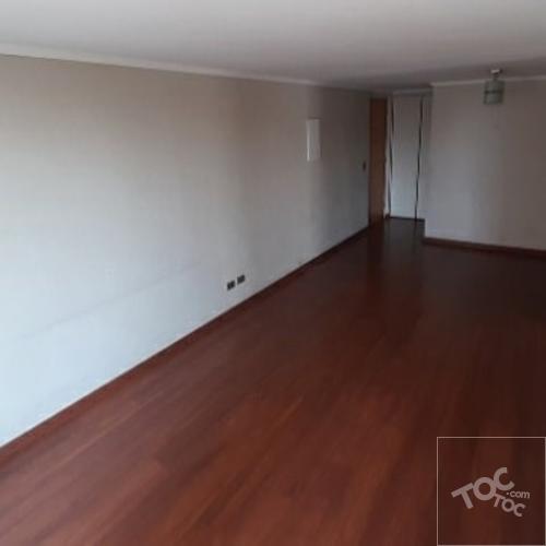 Se vende lindo departamento en Macul con calle Los Olmos