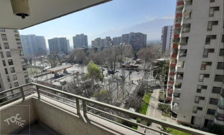 Se vende lindo departamento en Macul con calle Los Olmos