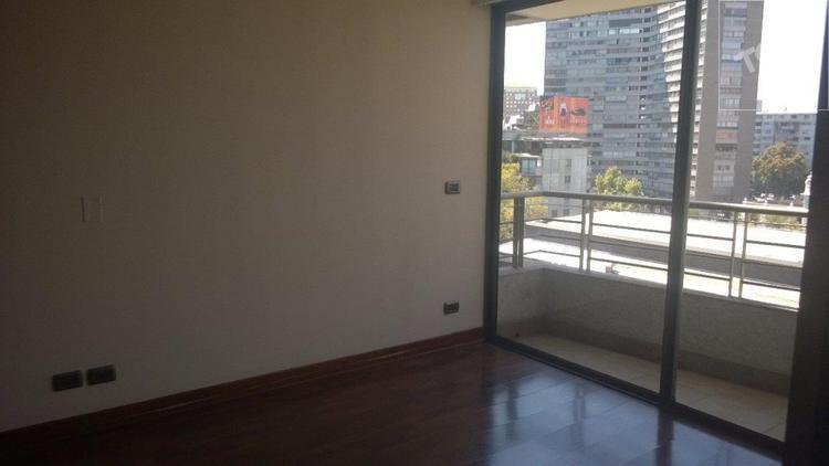 Santa Beatriz 81 (+ Estacionamiento ), Condominio Jazz