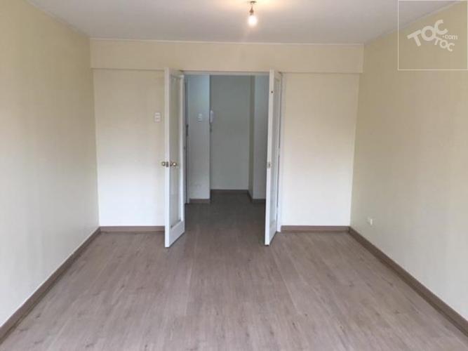 METRO ÑUÑOA / DEPARTAMENTO REMODELADO CON ESTACIONAMIENTO Y BODEGA