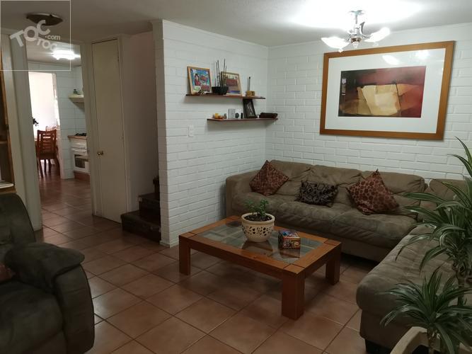 Casa con Piscina en Puente Alto-Villa Nuevo Mundo