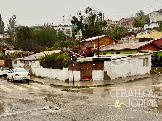 Ceballos & Jopia, Casa esquina 1 Piso/ El Retiro/ Quilpué