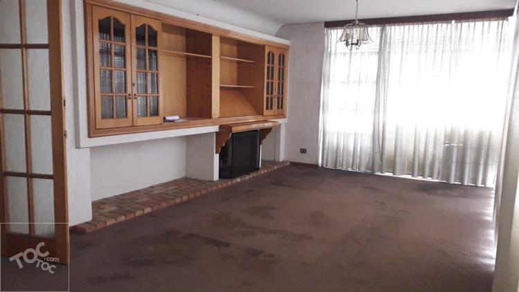 Amplia casona en plan de Viña