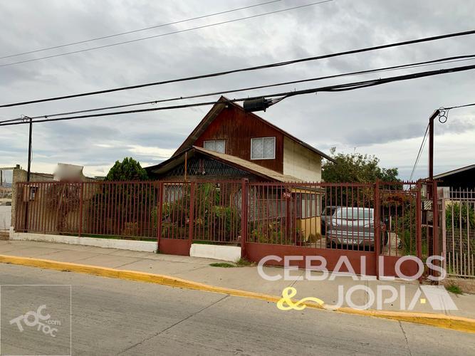 Ceballos & Jopia ,2 Casas en Terreno Central/ Villa Alemana