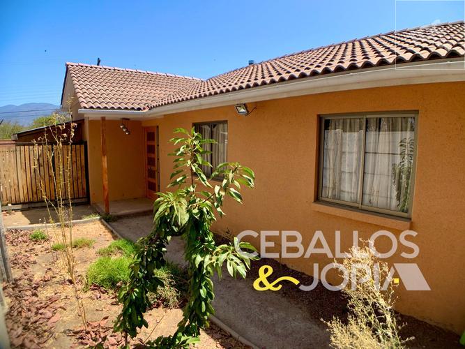 Ceballos & Jopia, Casa con piscina en Condominio, La Cruz