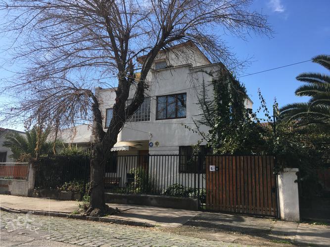 Casa en Ñuñoa, sector Miguel Claro con Sucre